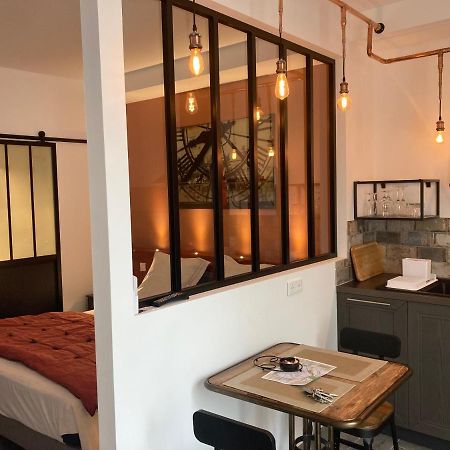 Les Lofts Lägenhet LʼIsle-sur-la-Sorgue Exteriör bild