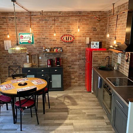 Les Lofts Lägenhet LʼIsle-sur-la-Sorgue Exteriör bild
