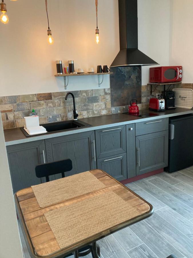Les Lofts Lägenhet LʼIsle-sur-la-Sorgue Exteriör bild