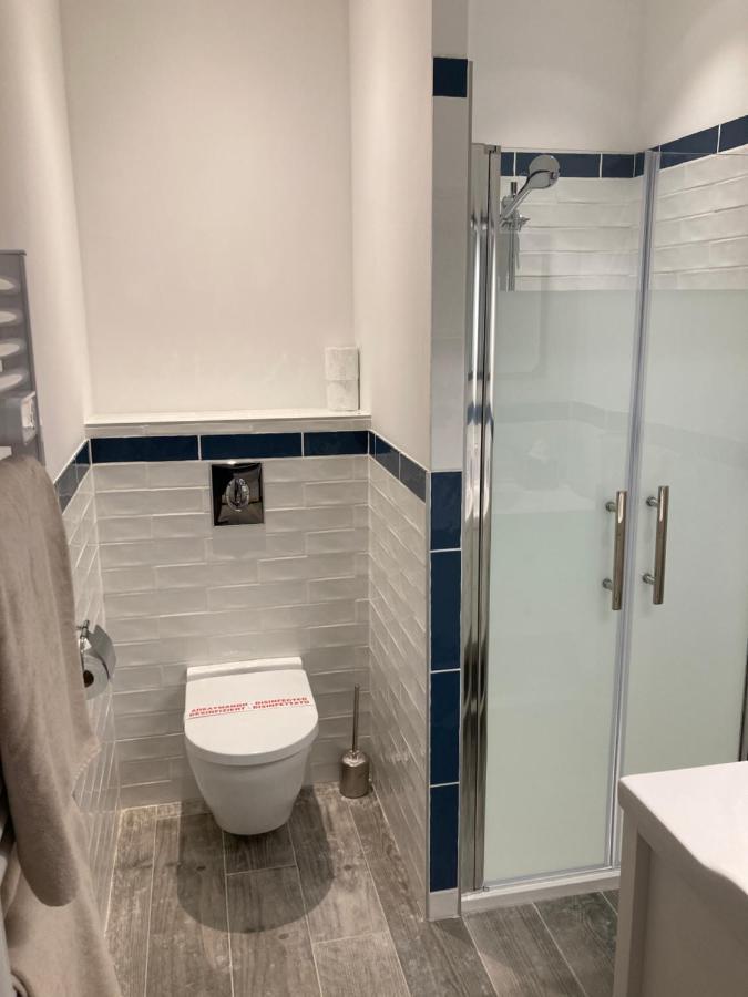 Les Lofts Lägenhet LʼIsle-sur-la-Sorgue Exteriör bild