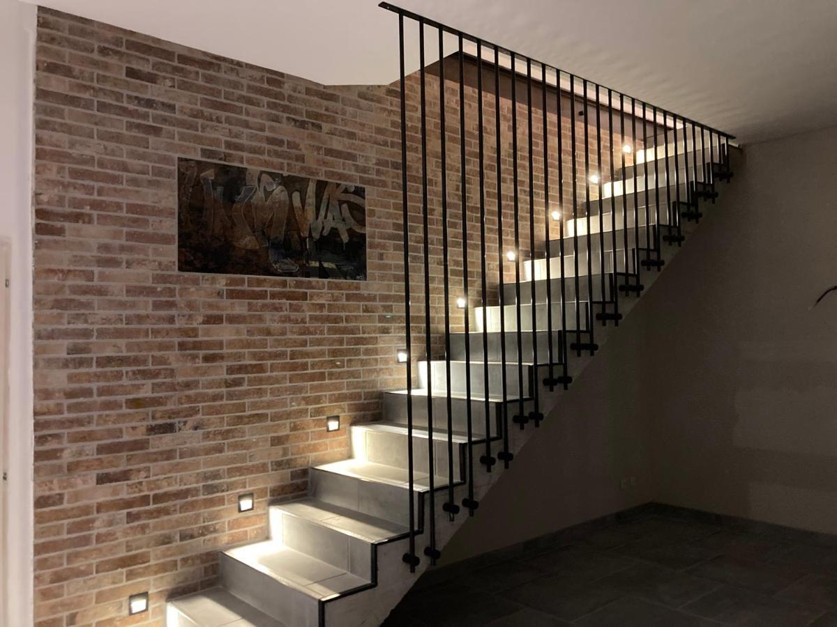 Les Lofts Lägenhet LʼIsle-sur-la-Sorgue Exteriör bild