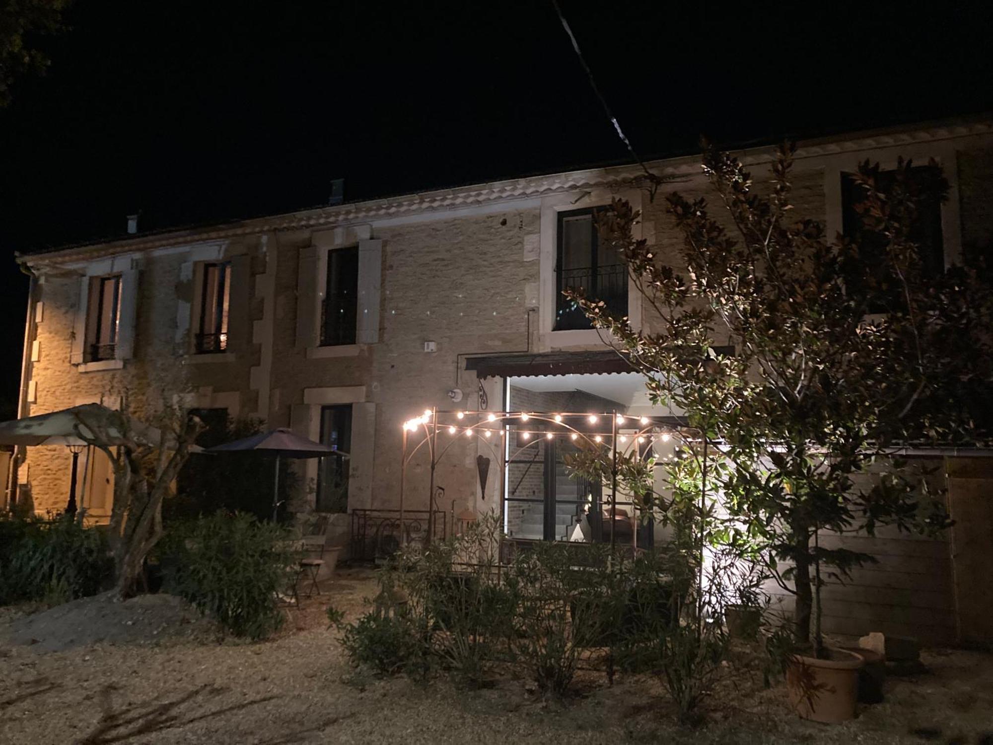 Les Lofts Lägenhet LʼIsle-sur-la-Sorgue Exteriör bild